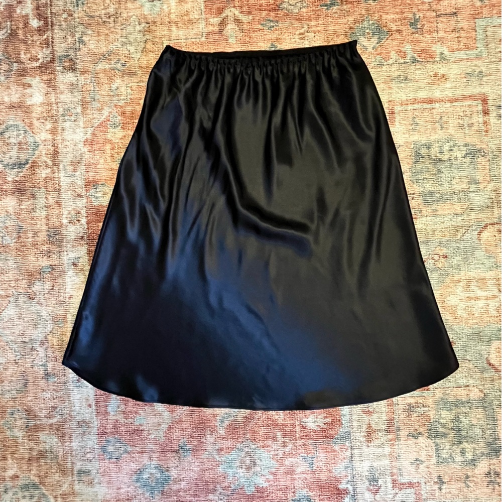 Knee Length Black Slip Skirt with Elastic Waist - Picture 2 of 2